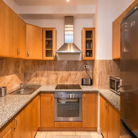 De Lux At The Synagogue Budapest