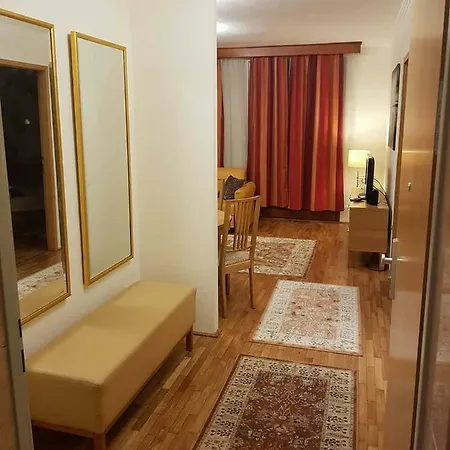 De Lux At The Synagogue Апартаменты *