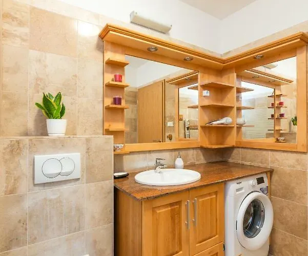 De Lux At The Synagogue